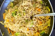 noodles με λαχανικά